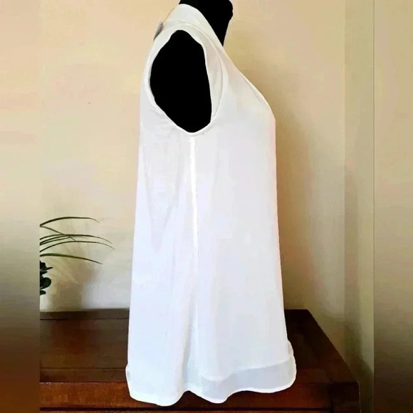 ❤️ NWT Camber & Grace Ivory Sleeveless Blouse - Picture 8 of 11